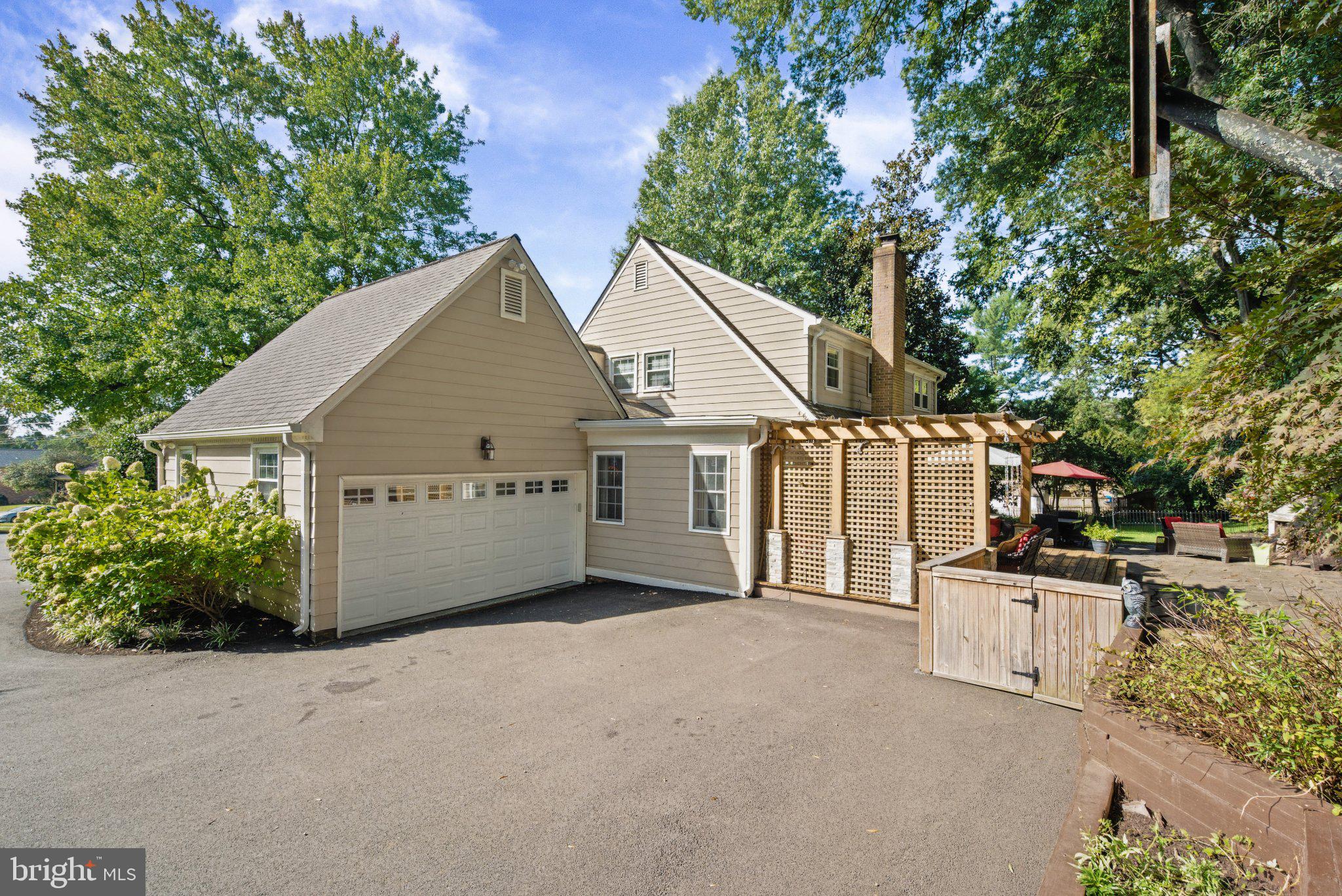 7609 MIDDAY LANE