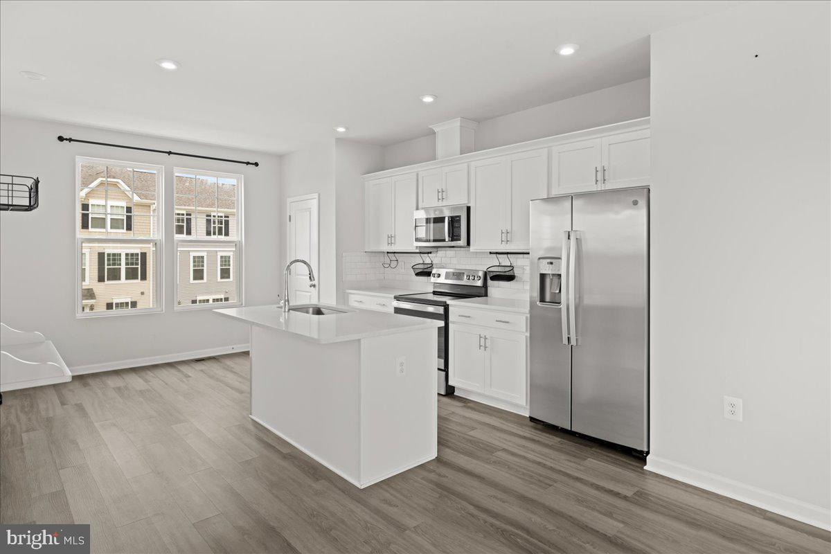 PRESIDENTS POINTE - Residential Lease