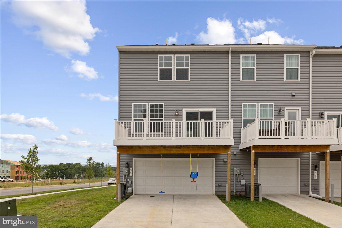 PRESIDENTS POINTE - Residential Lease