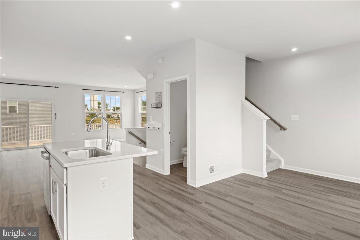 PRESIDENTS POINTE - Residential Lease