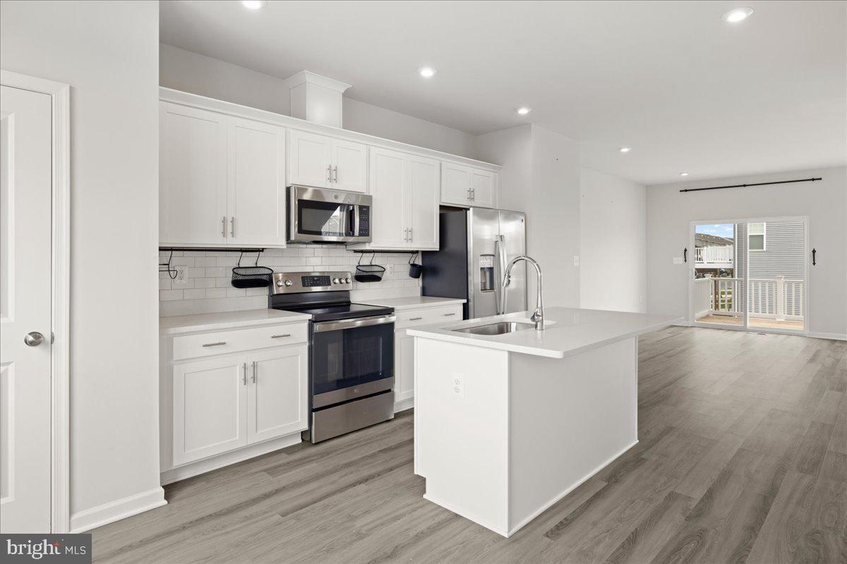 PRESIDENTS POINTE - Residential Lease