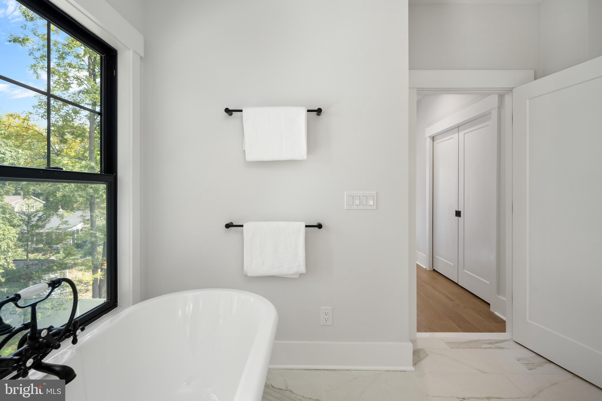 VIENNA WOODS - Residential