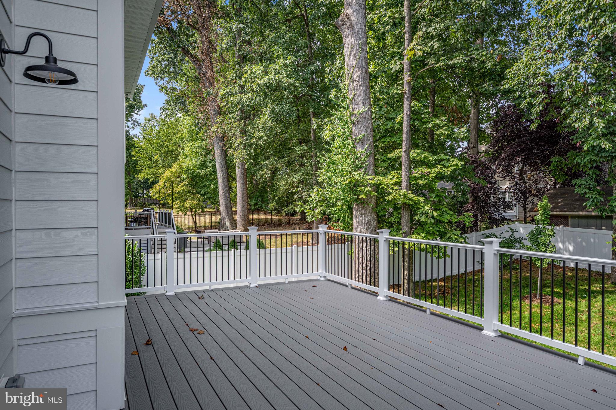 VIENNA WOODS - Residential