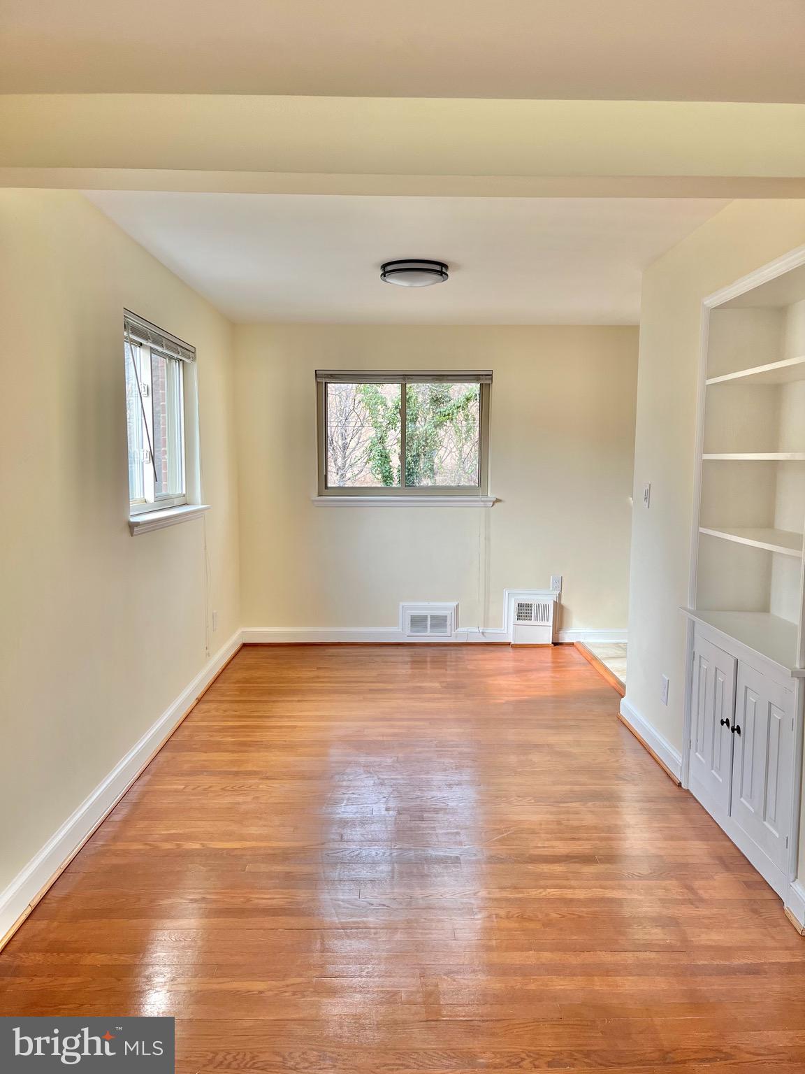 LYON VILLAGE - Residential Lease