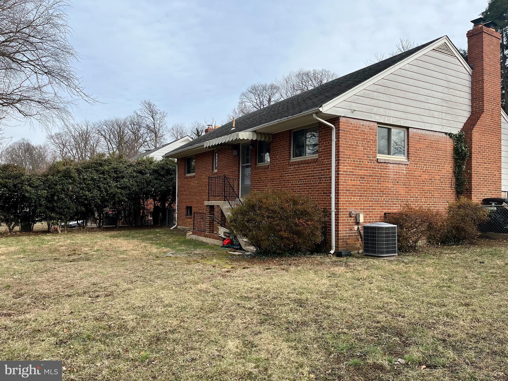 LYON VILLAGE - Residential Lease