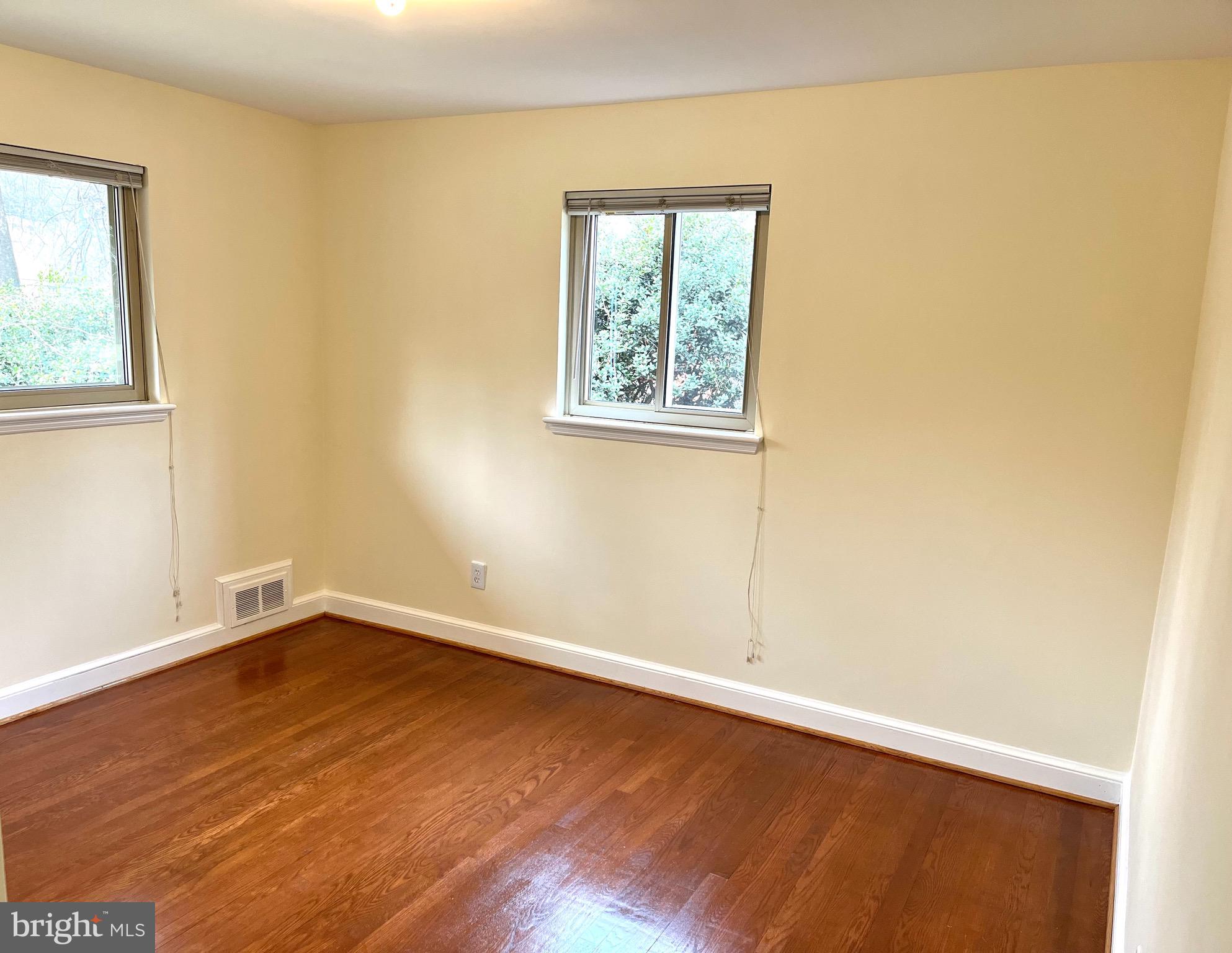 LYON VILLAGE - Residential Lease