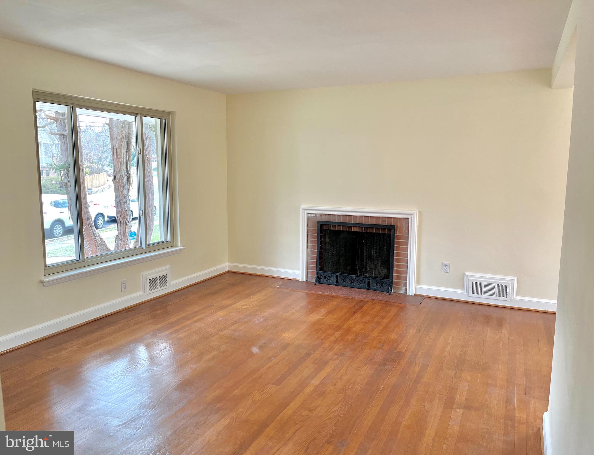 LYON VILLAGE - Residential Lease