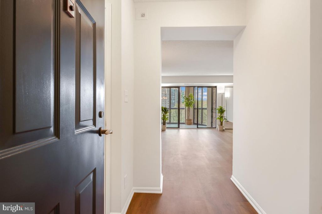 Photo of 5904 Mount Eagle Drive #1109, ALEXANDRIA, VA 22303 (MLS # VAFX2268324)