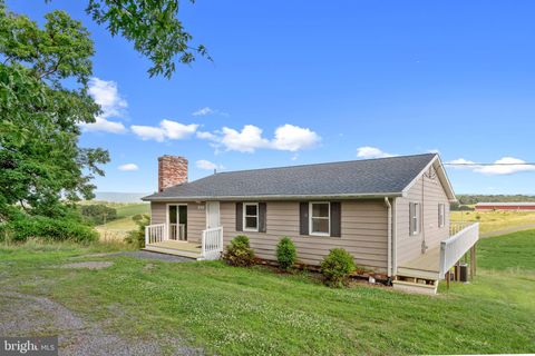 Homes For Sale - 1919 Ridge Road<br/> Shenandoah County, NEW MARKET, VA 22844