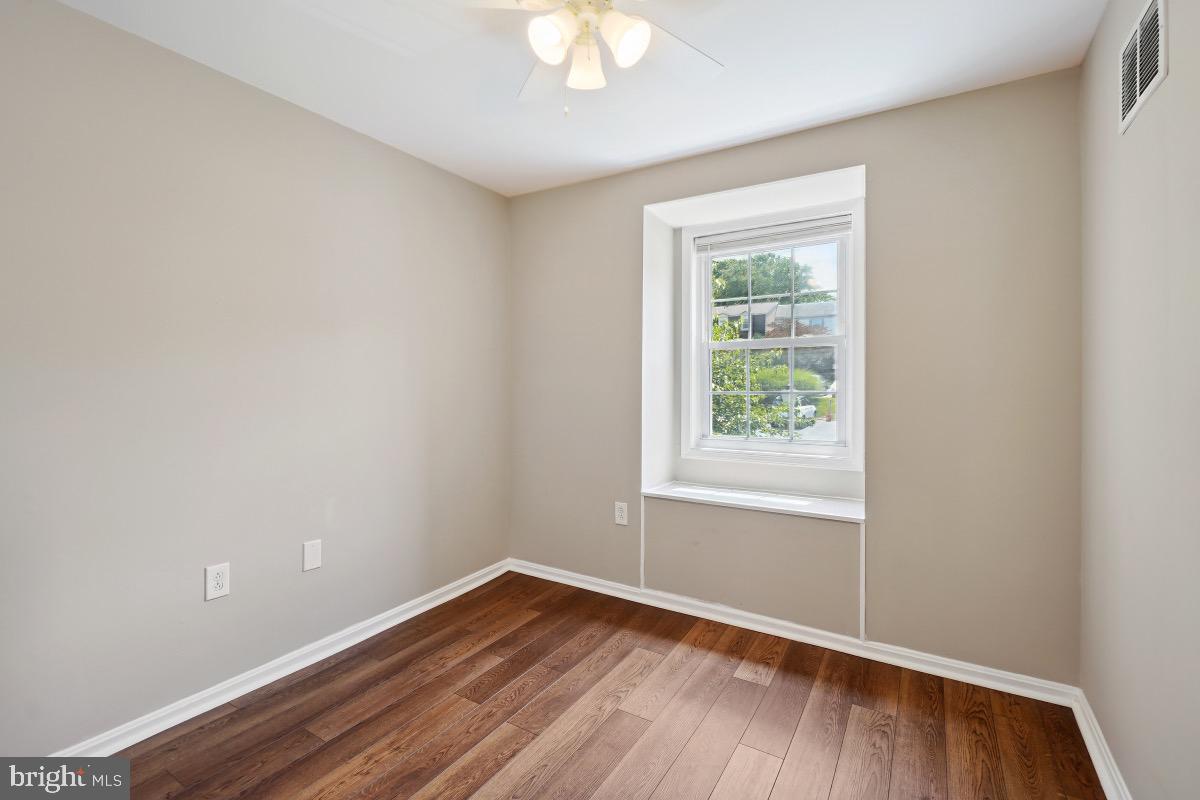 PLYMOUTH GARDENS - Residential Lease