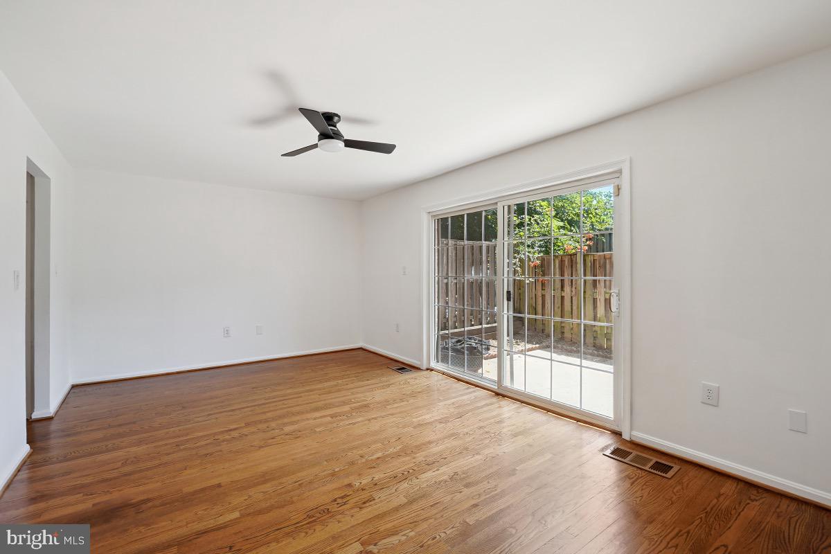 PLYMOUTH GARDENS - Residential Lease