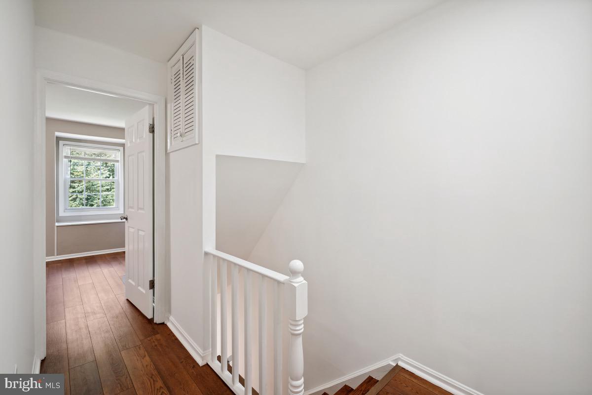 PLYMOUTH GARDENS - Residential Lease