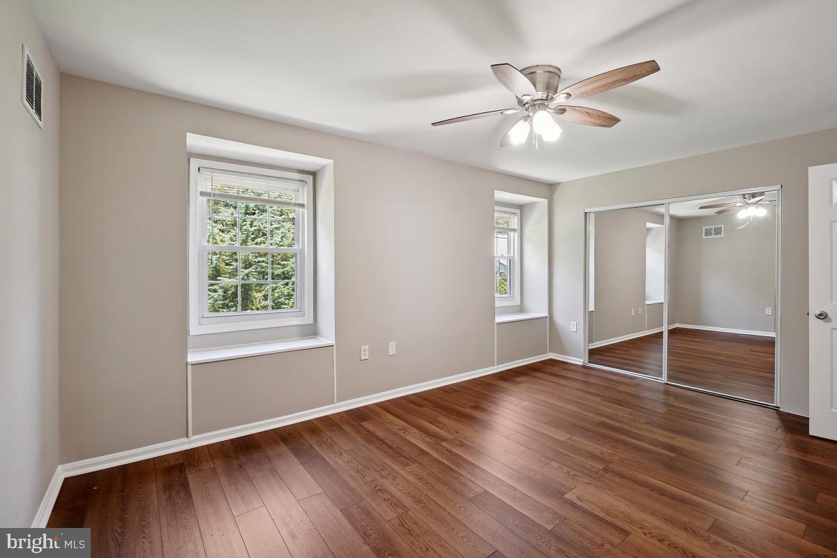 PLYMOUTH GARDENS - Residential Lease