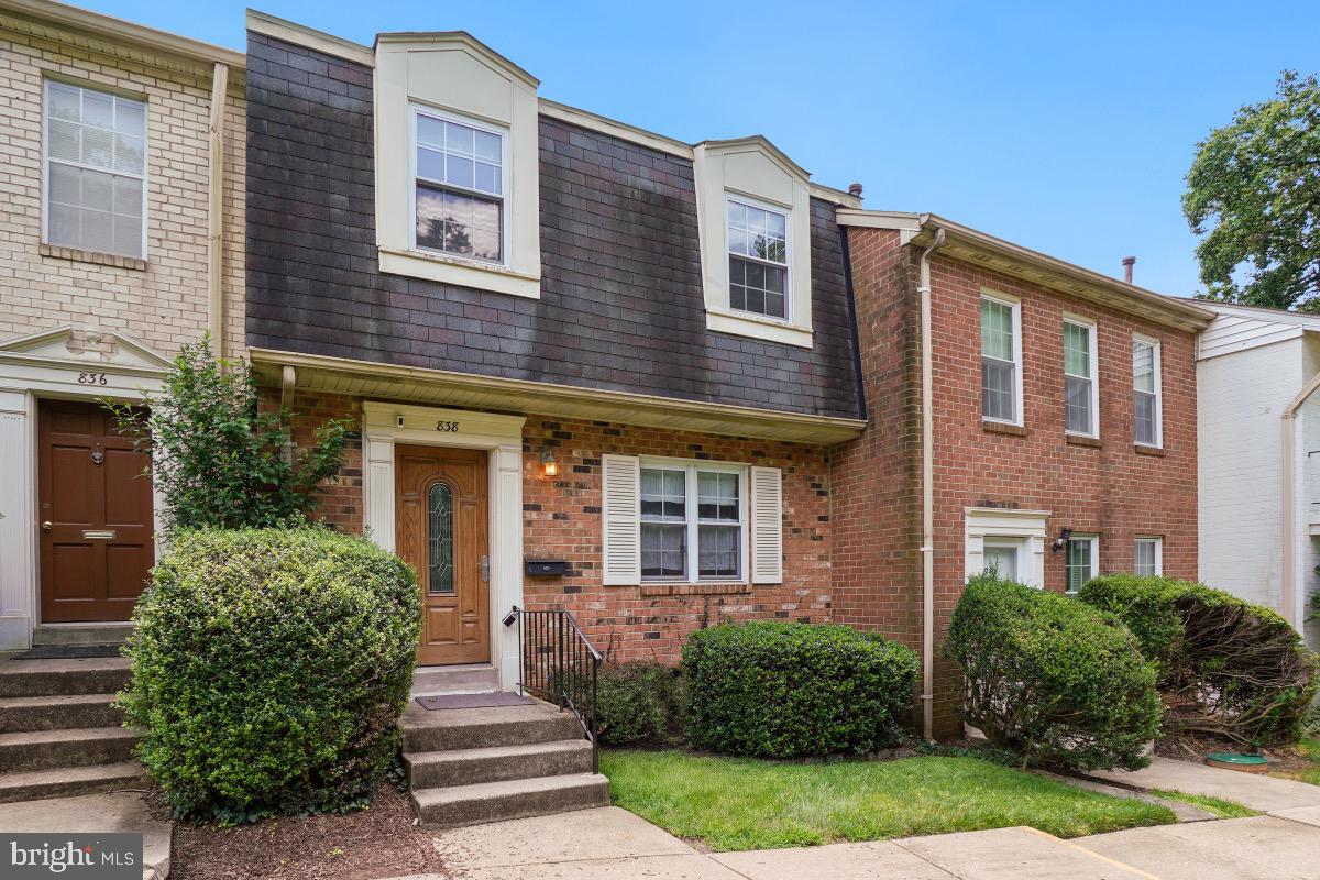 PLYMOUTH GARDENS - Residential Lease