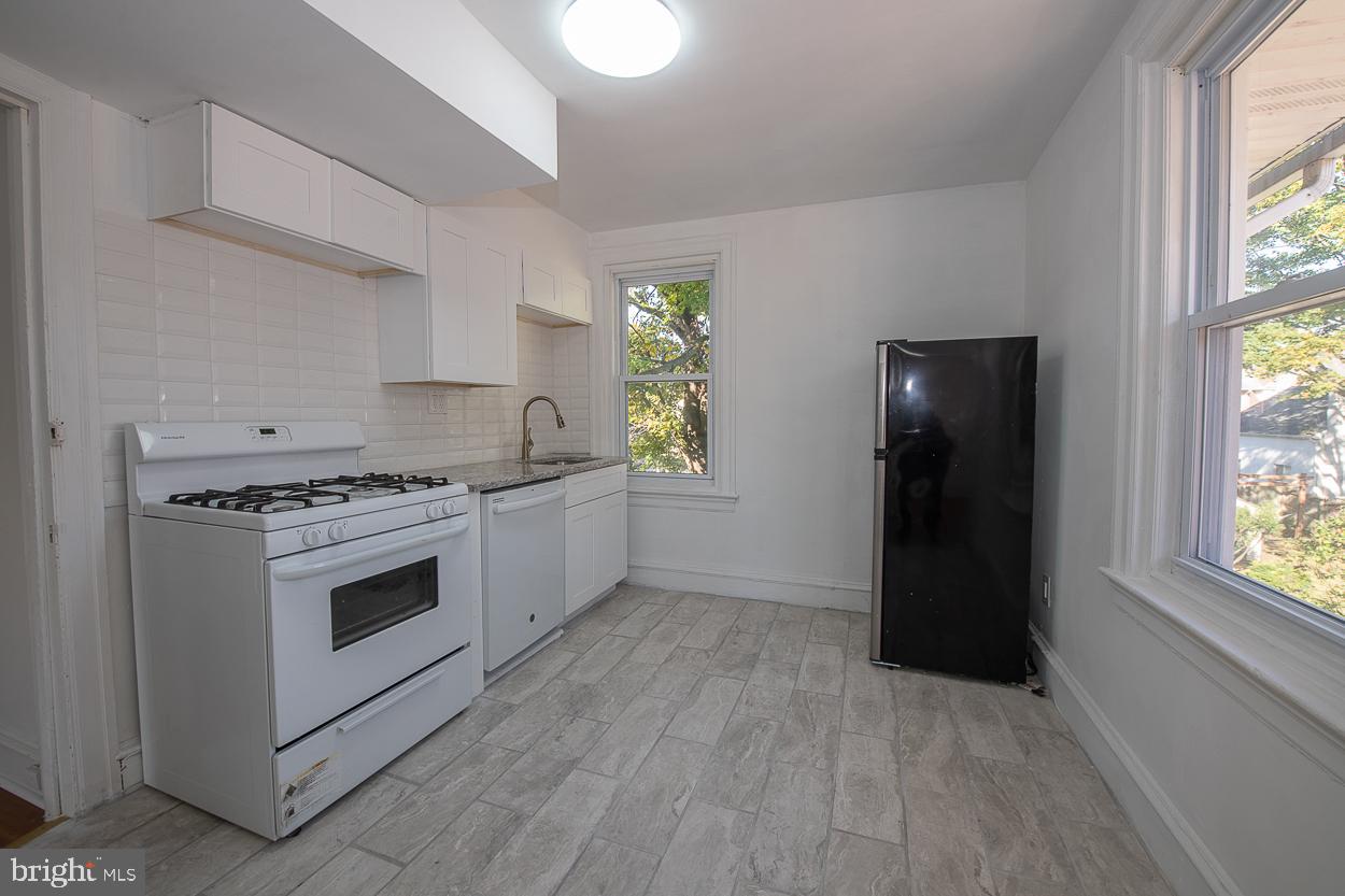 802 MARTIN AVENUE 2