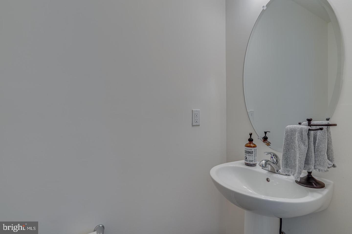 TOWNES AT TATE MANOR - Residential Lease