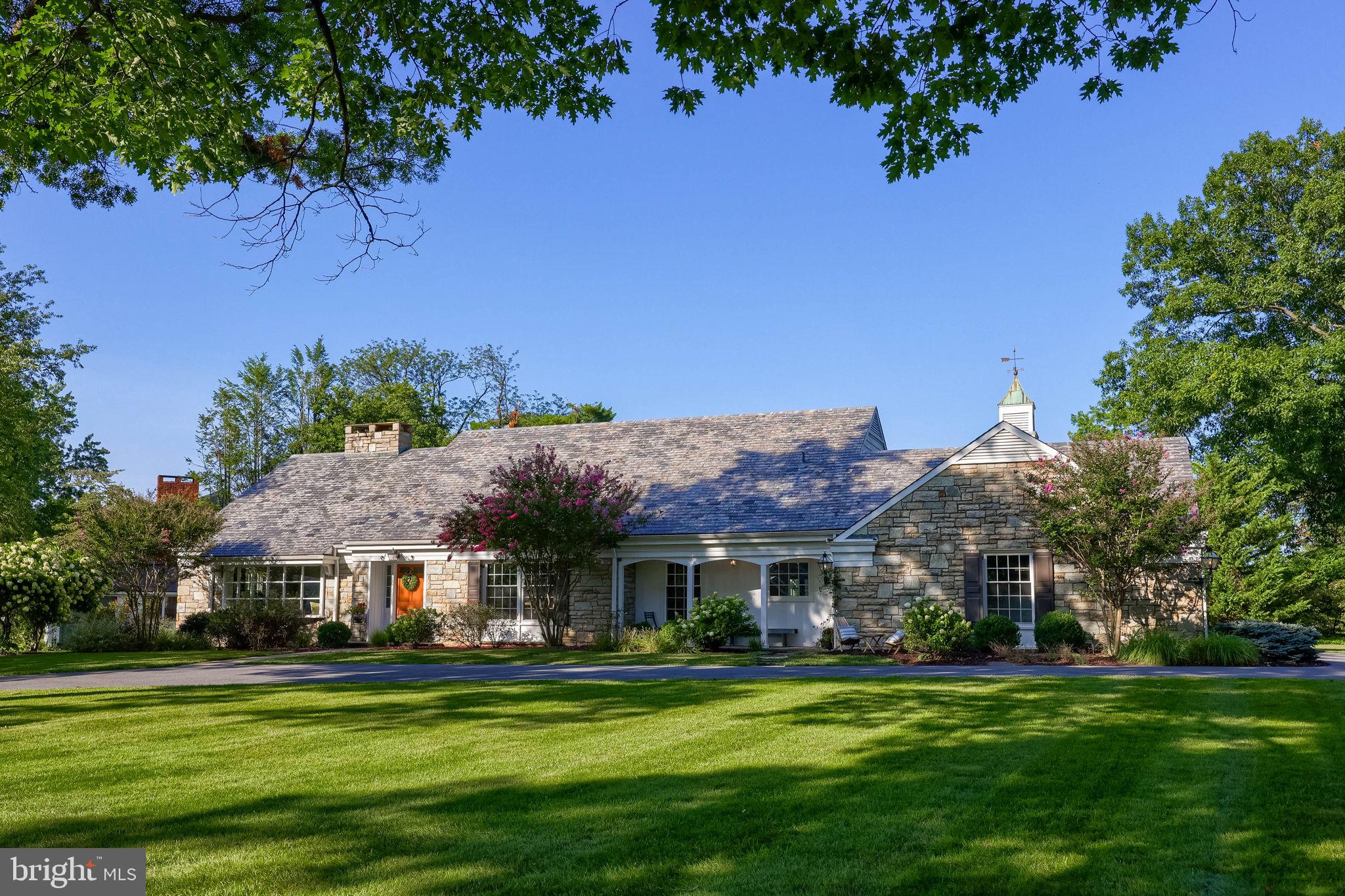1535 COUNTRY CLUB DRIVE
