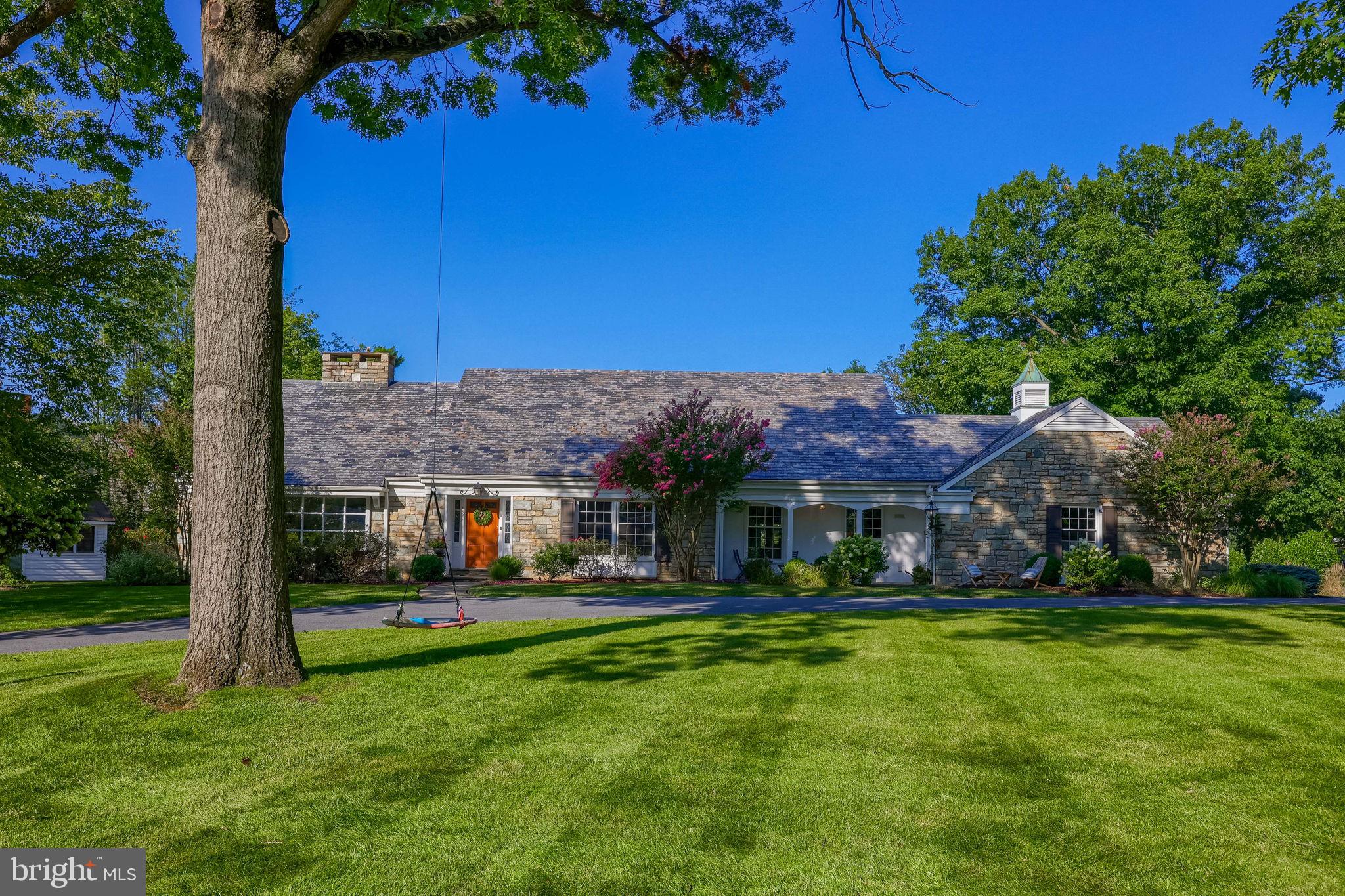 1535 COUNTRY CLUB DRIVE