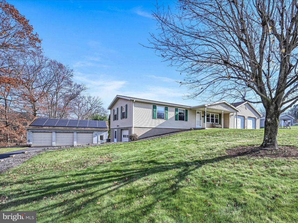 Photo of 40 Mountain Road, DENVER, PA 17517 (MLS # PALA2060646)
