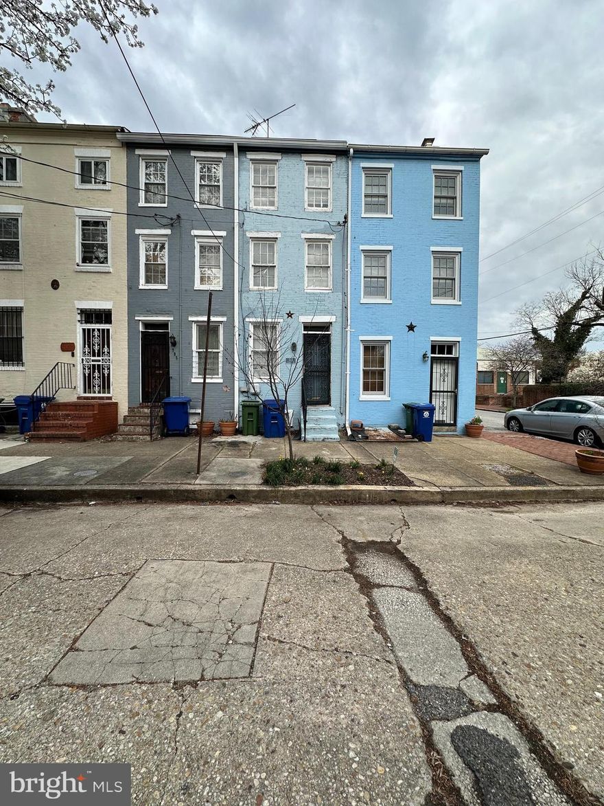 Three-Story Townhome in the Heart of Baltimore
Located at 703 Tessier St, this beautifully designed townhome blends historic character with modern convenience. Featuring exposed brick walls and a spacious three-story layout, this home offers two bedrooms, one full bathroom, and a half bathroom. Its prime location places it just seven minutes from the Inner Harbor, three minutes from the Walters Art Museum, and five minutes from State Center Metro Station, providing easy access to transportation, dining, and entertainment. The University of Maryland Medical Center is nearby, making this an excellent option for city living. With close proximity to Lexington Market, Camden Yards, and Mount Vernon’s cultural district, this home is perfect for those looking to experience the best of Baltimore. Contact me for more details or to schedule a showing.