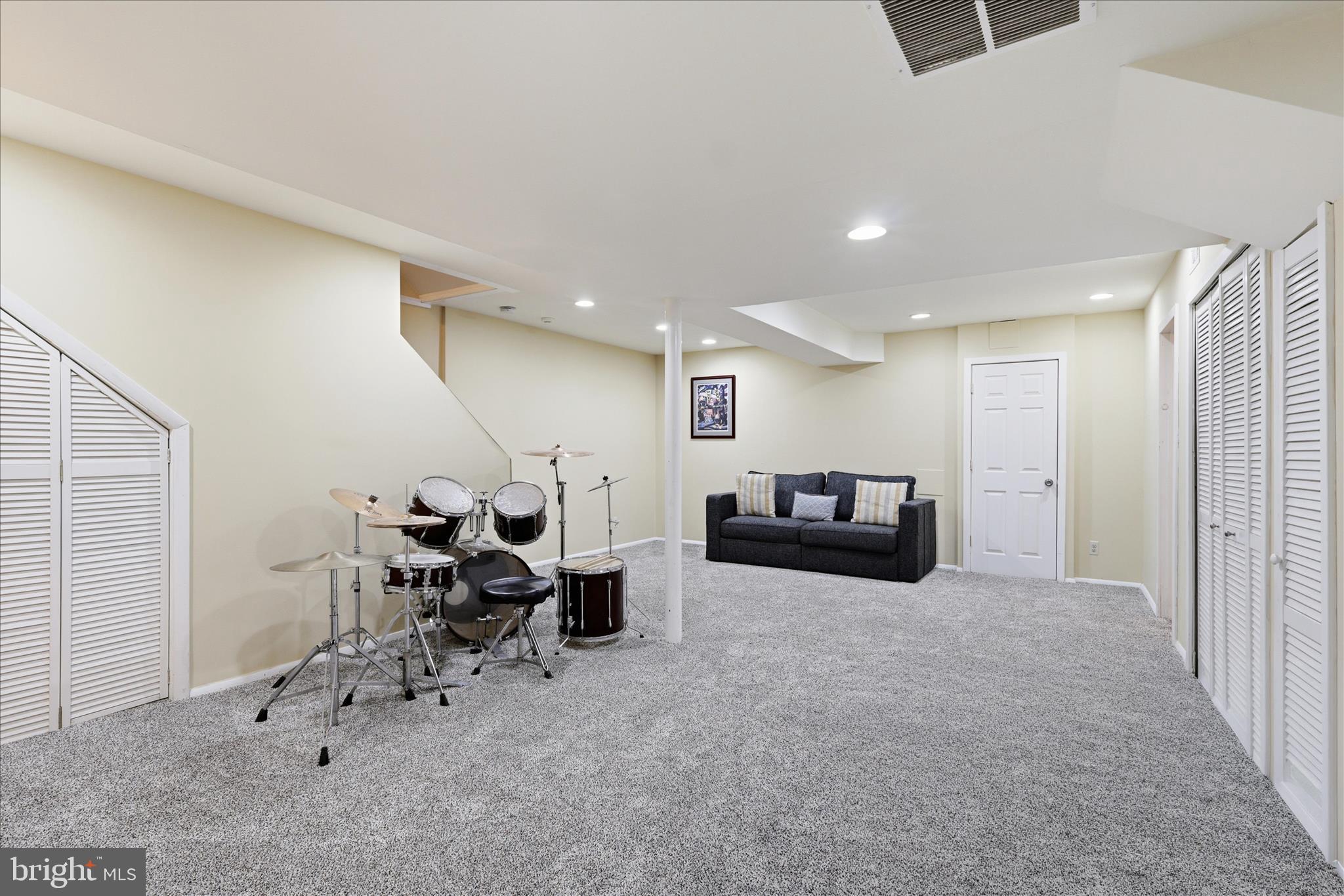 SPRING RIDGE - Residential