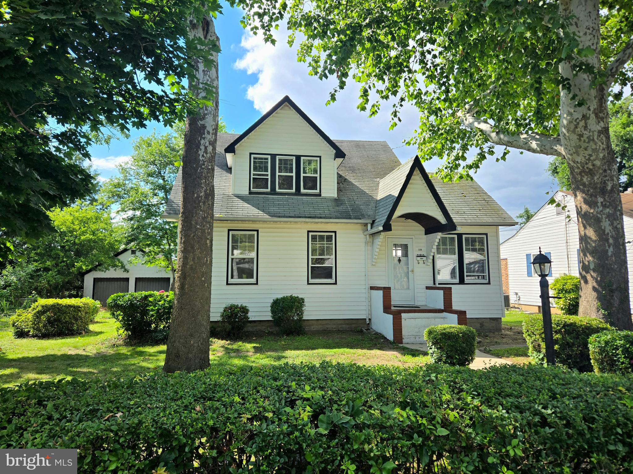 220 MEADOW ROAD