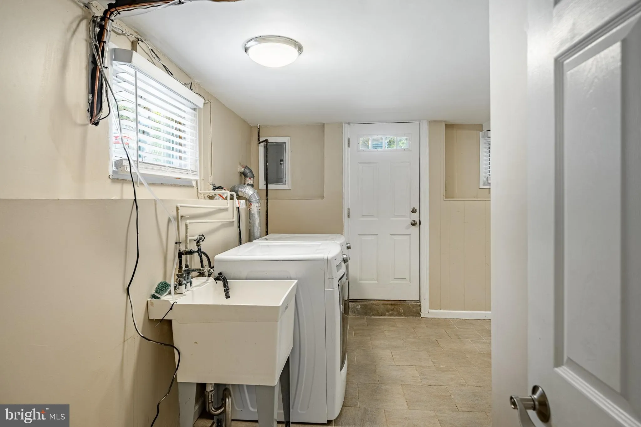 Havertown, Pennsylvania 19083, United States, 3 Bedrooms Bedrooms, ,2 BathroomsBathrooms,Residential,Active,200770