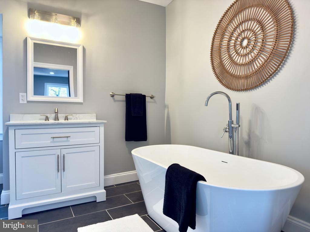 LANCASTER - Residential