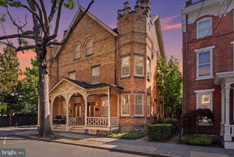 Townhouse For Sale - 92 N Union Street<br/> LAMBERTVILLE, NJ 08530