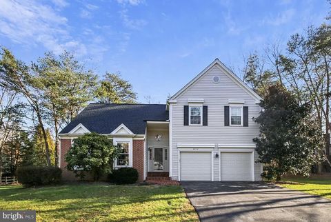 Photo of 6413 Bromfield Trace, CENTREVILLE, VA 20120 (MLS # VAFX2327394)