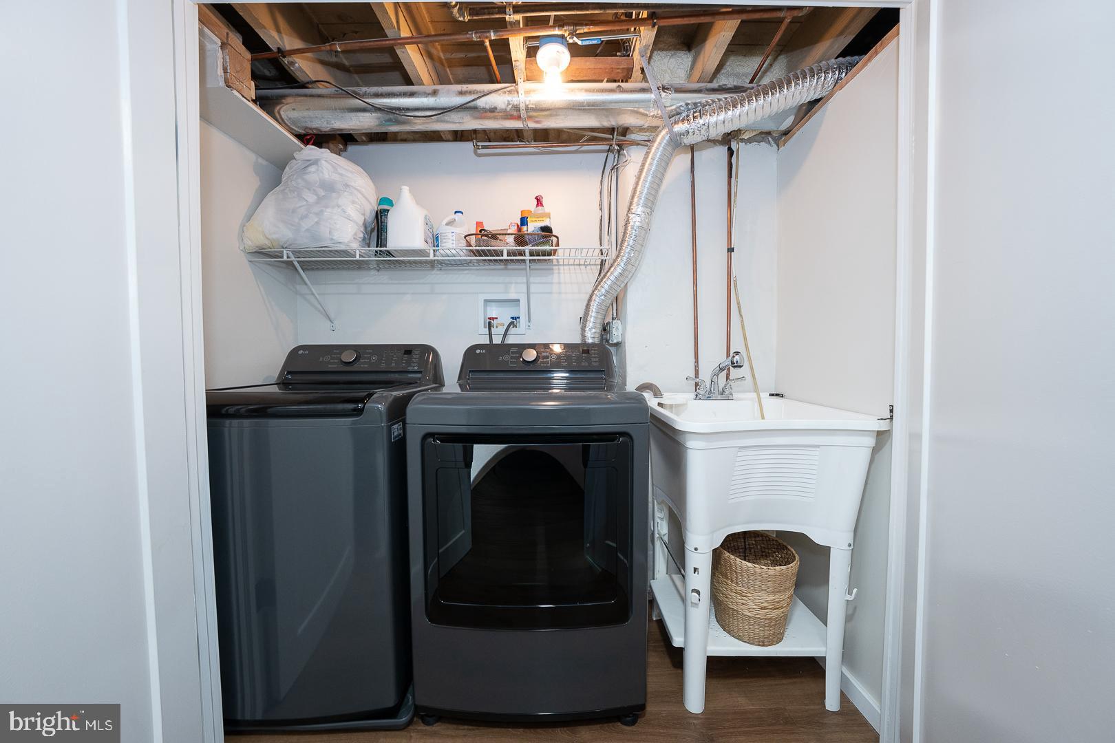 MERWOOD PARK - Residential Lease