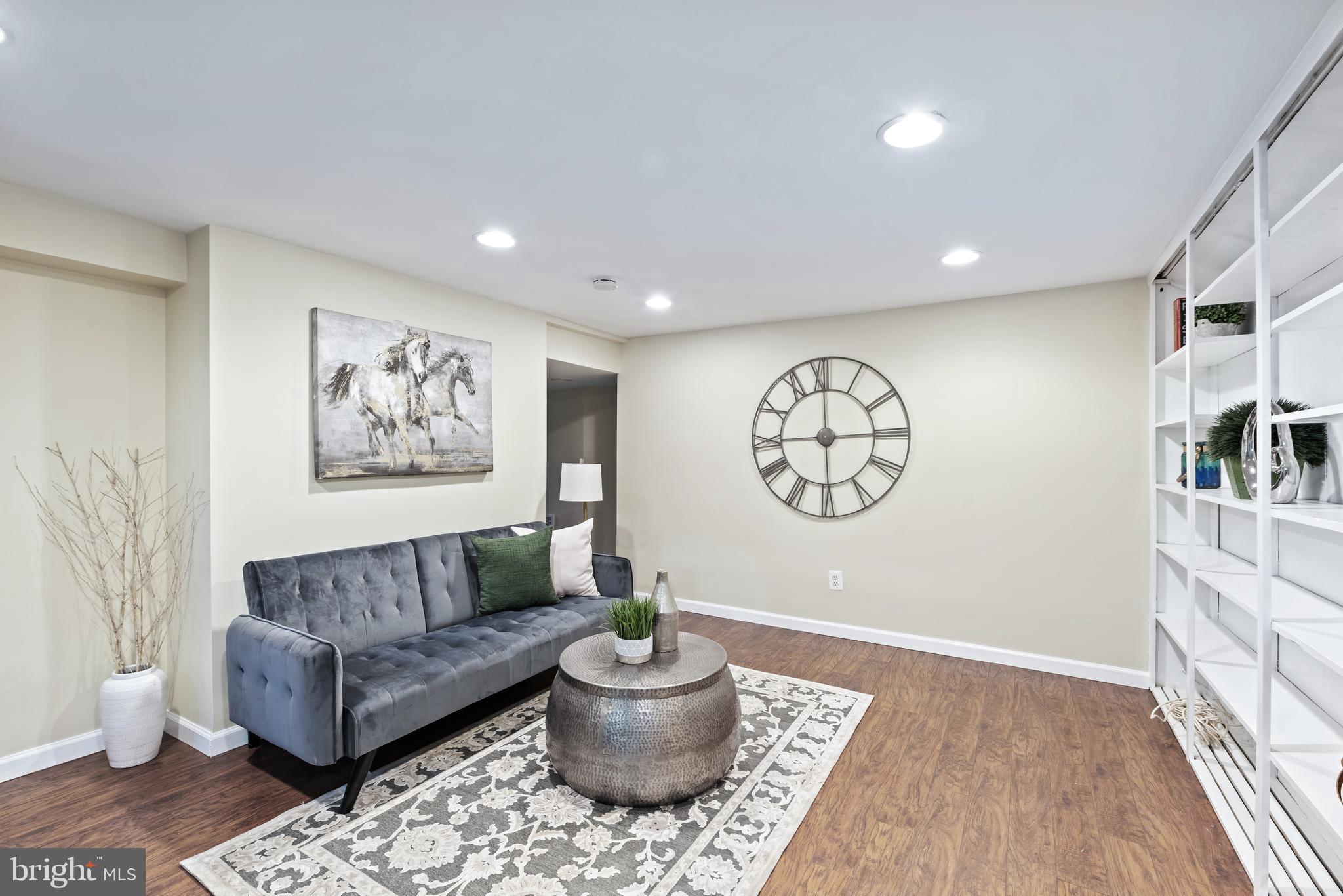 MEADOWOOD - Residential