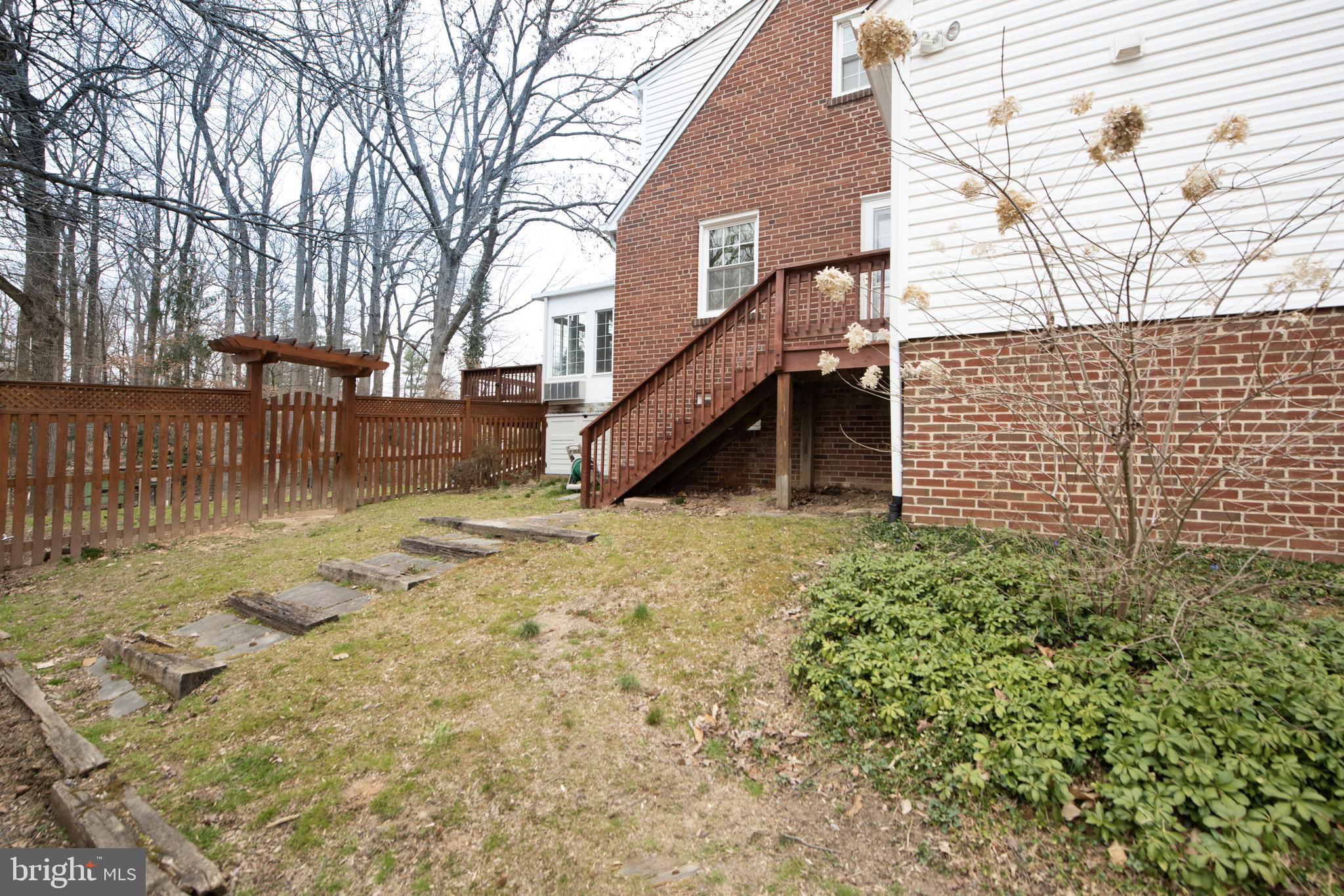 MEADOWOOD - Residential