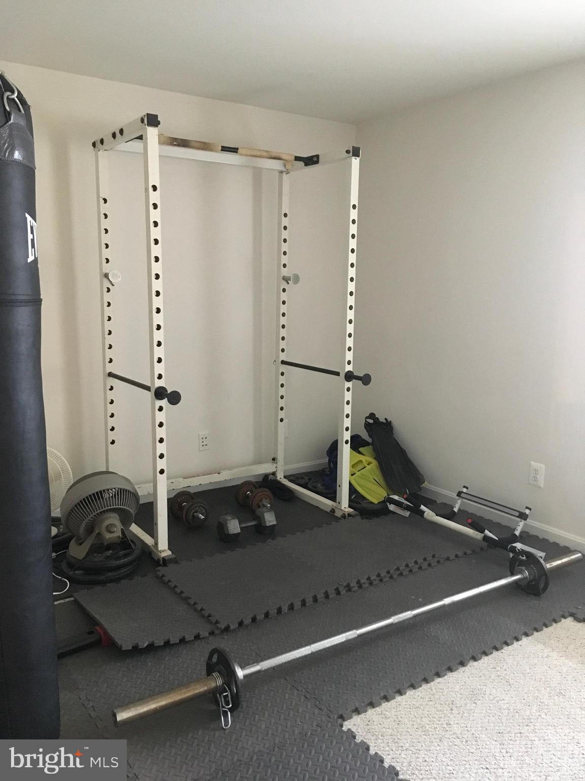 WINDING CREEK ESTATES - Residential Lease