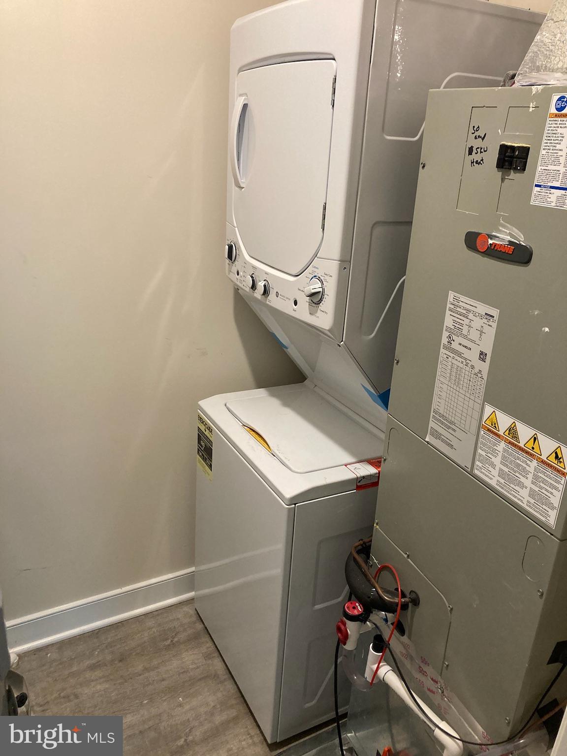 WESTMORELAND SHORES - Residential Lease