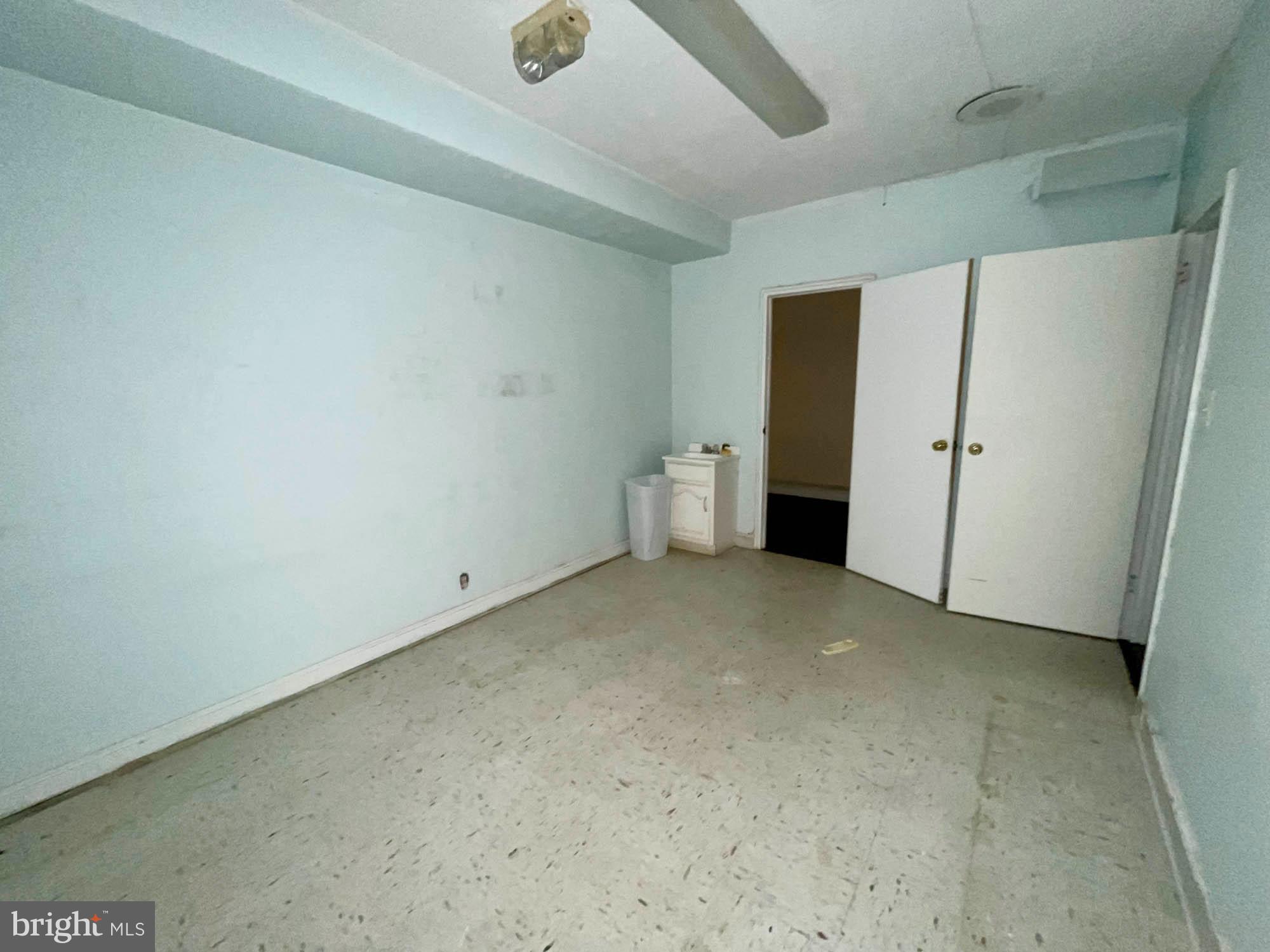OAKENSHAWE - Commercial Sale