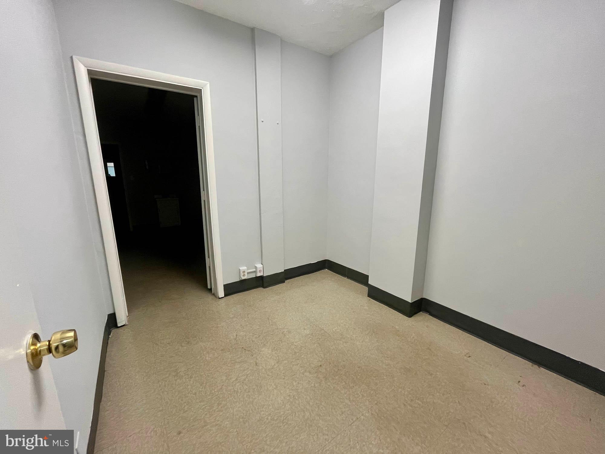 OAKENSHAWE - Commercial Sale