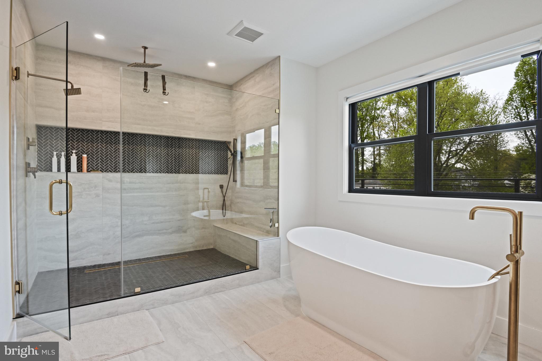 VIENNA WOODS - Residential