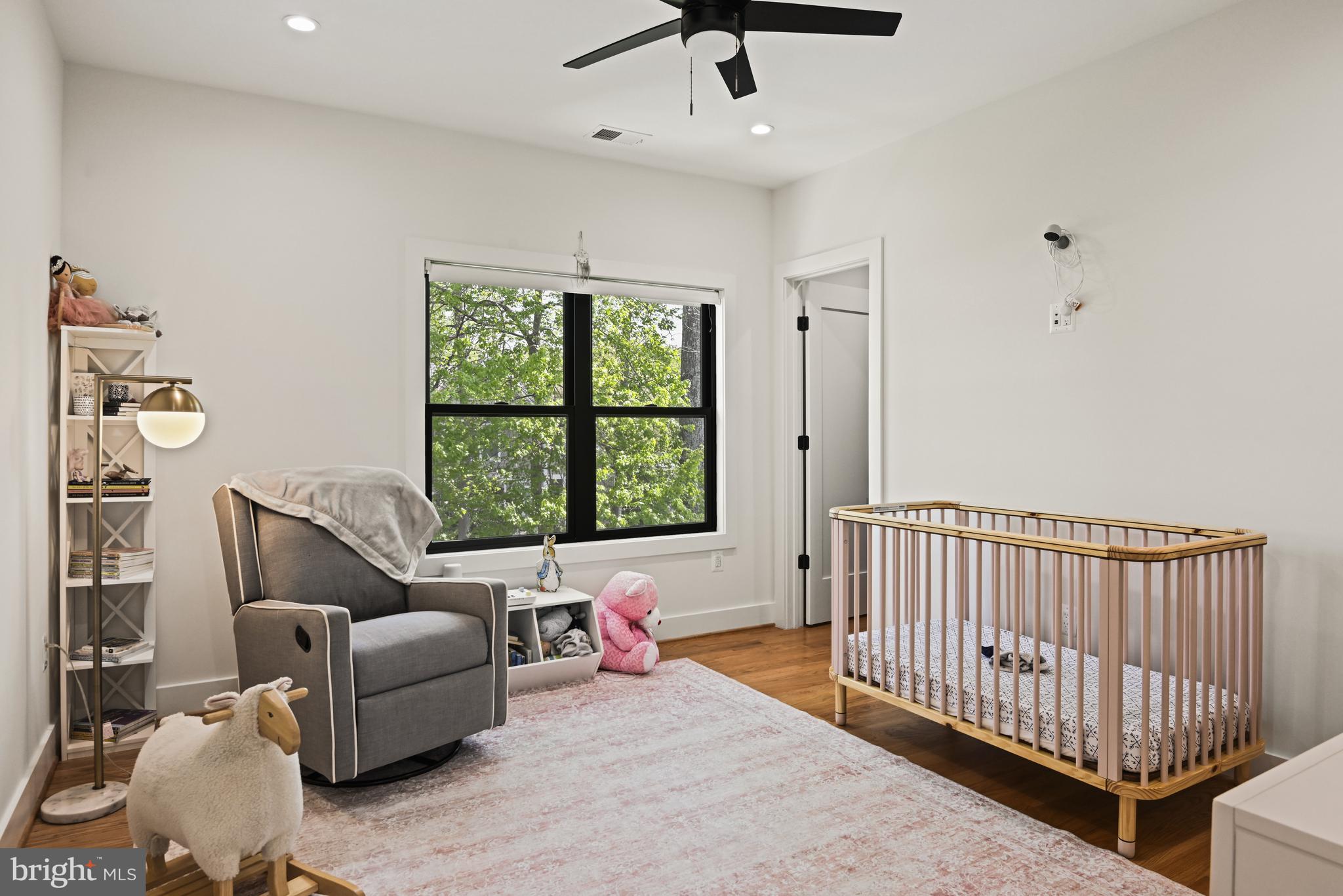 VIENNA WOODS - Residential