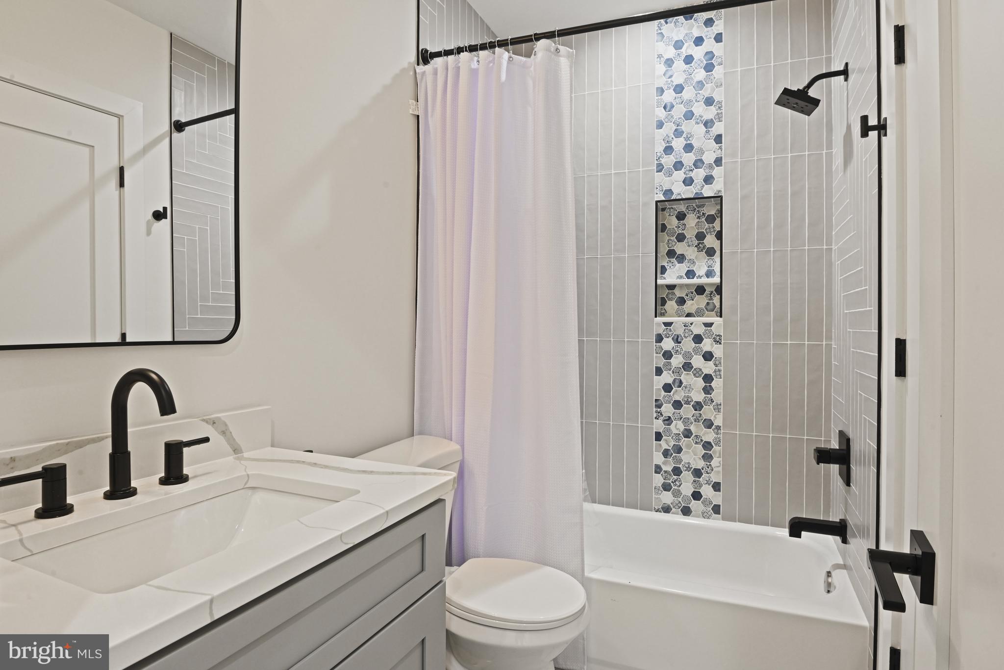 VIENNA WOODS - Residential