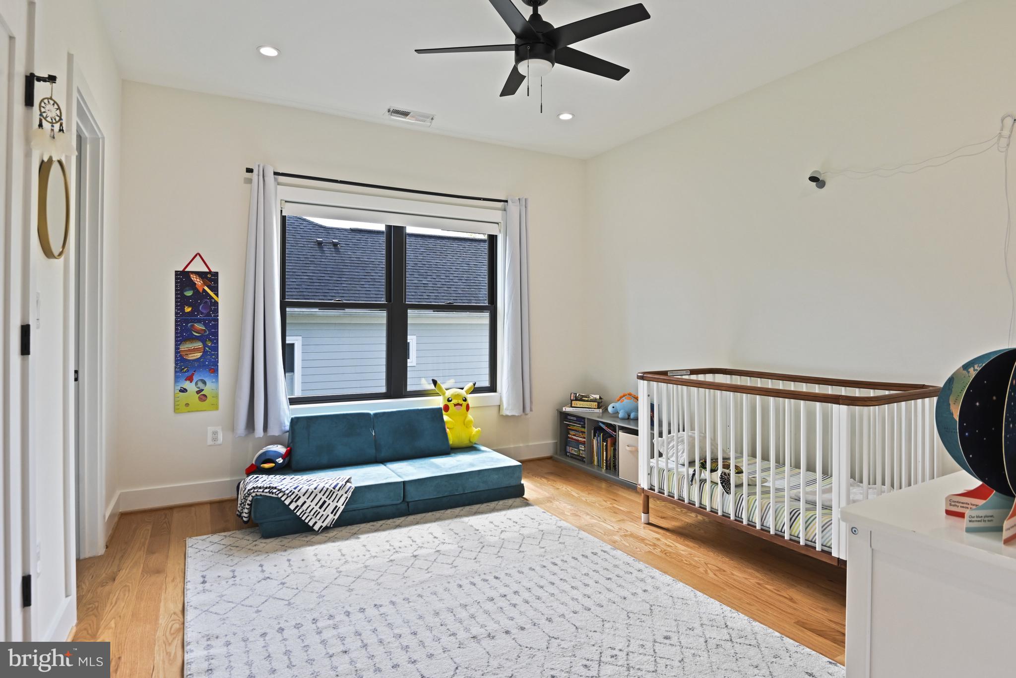 VIENNA WOODS - Residential