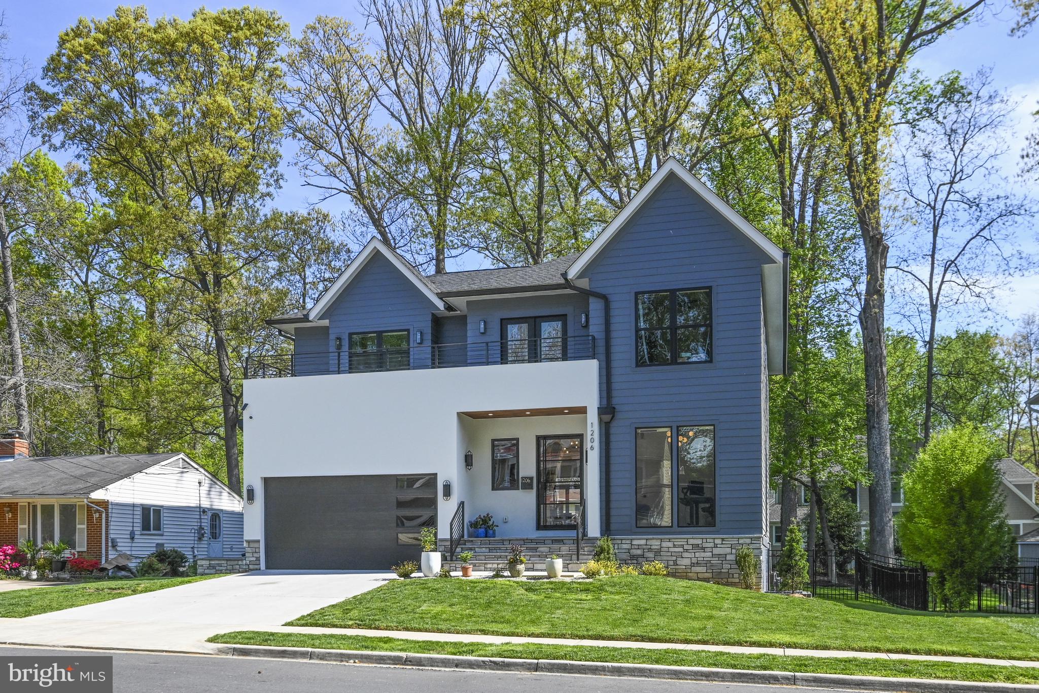 1206 COTTAGE STREET SW
