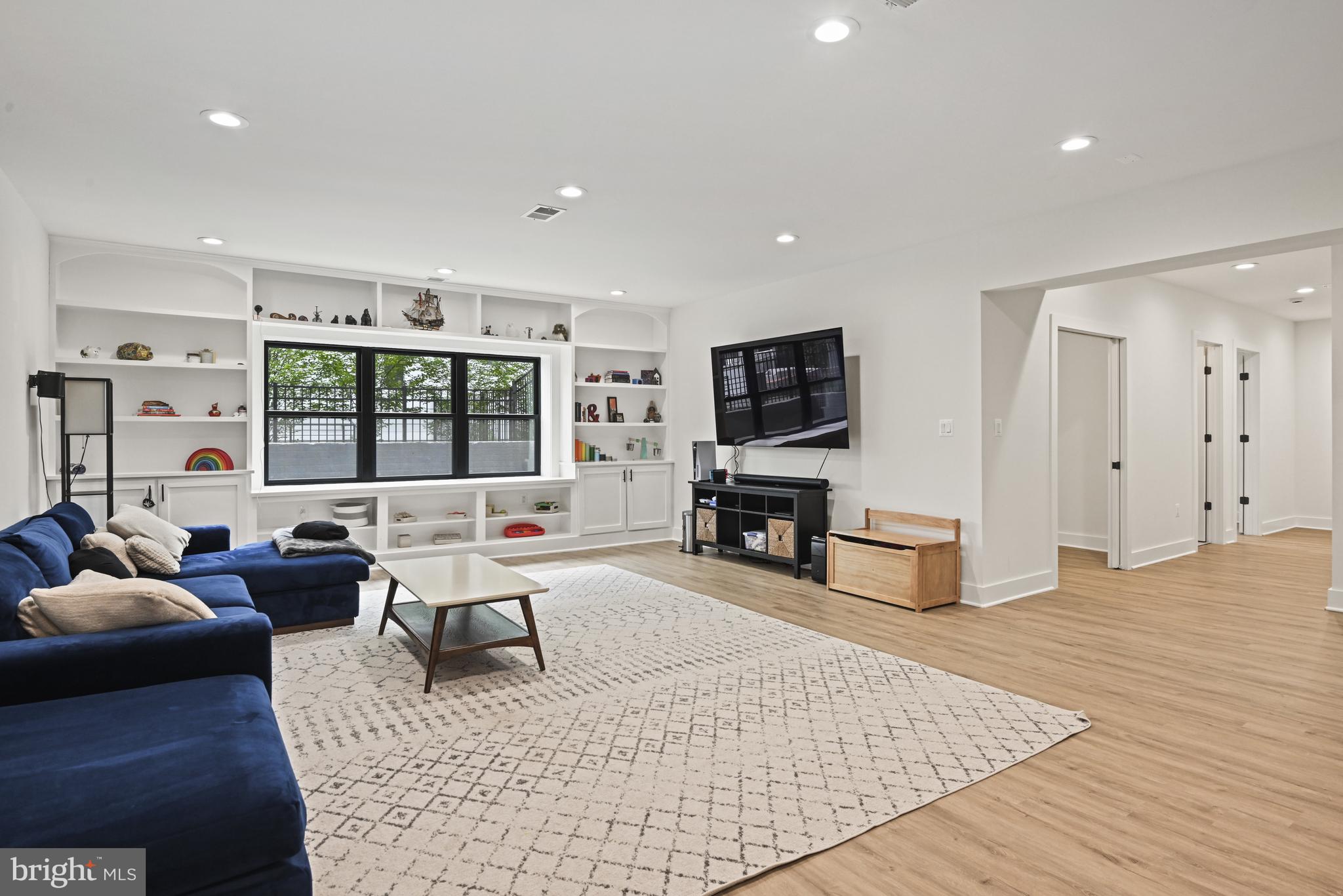 VIENNA WOODS - Residential