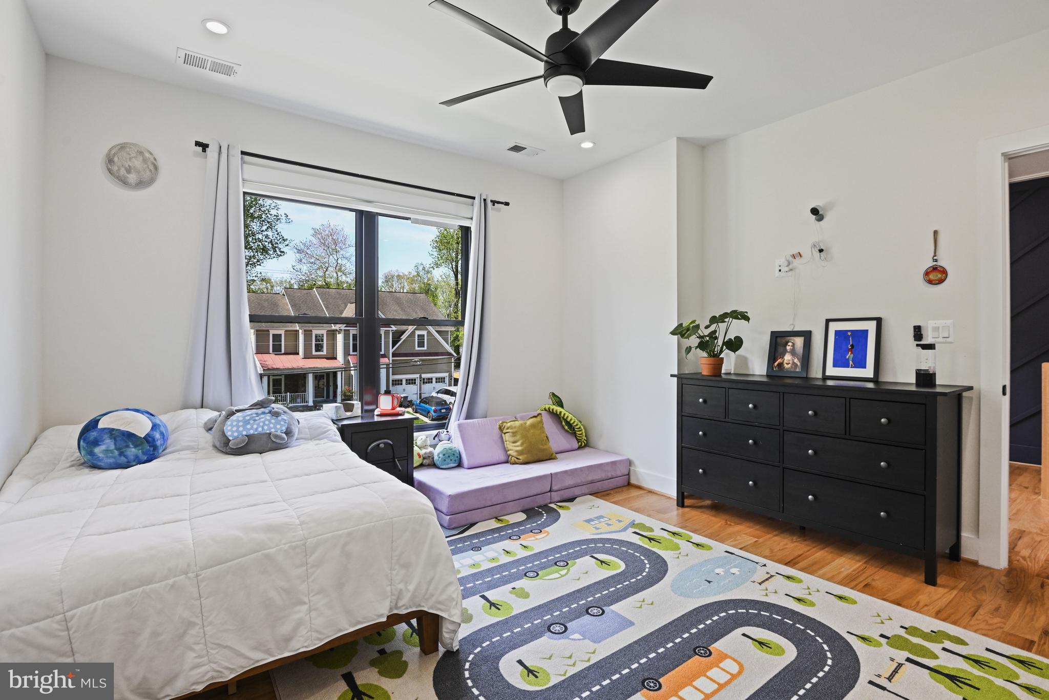 VIENNA WOODS - Residential