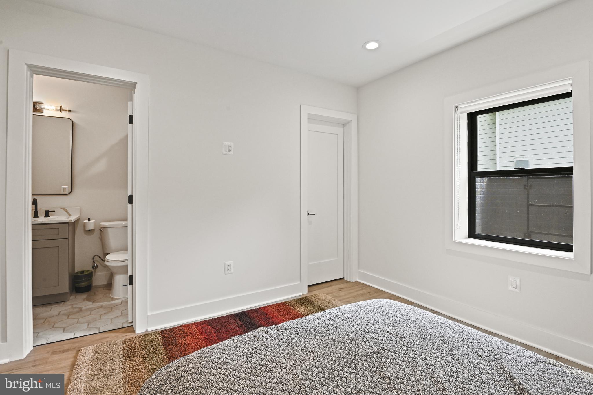 VIENNA WOODS - Residential