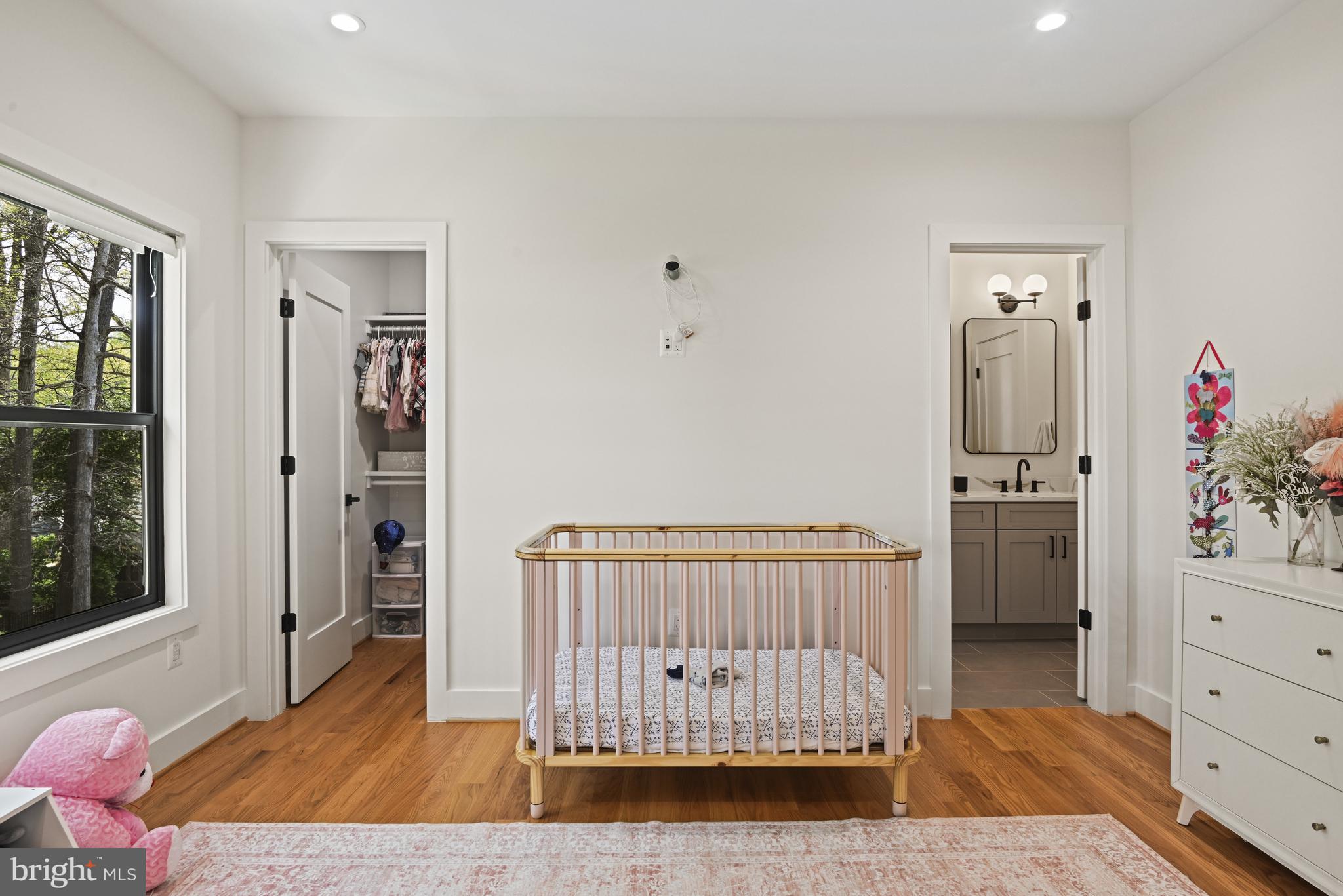 VIENNA WOODS - Residential