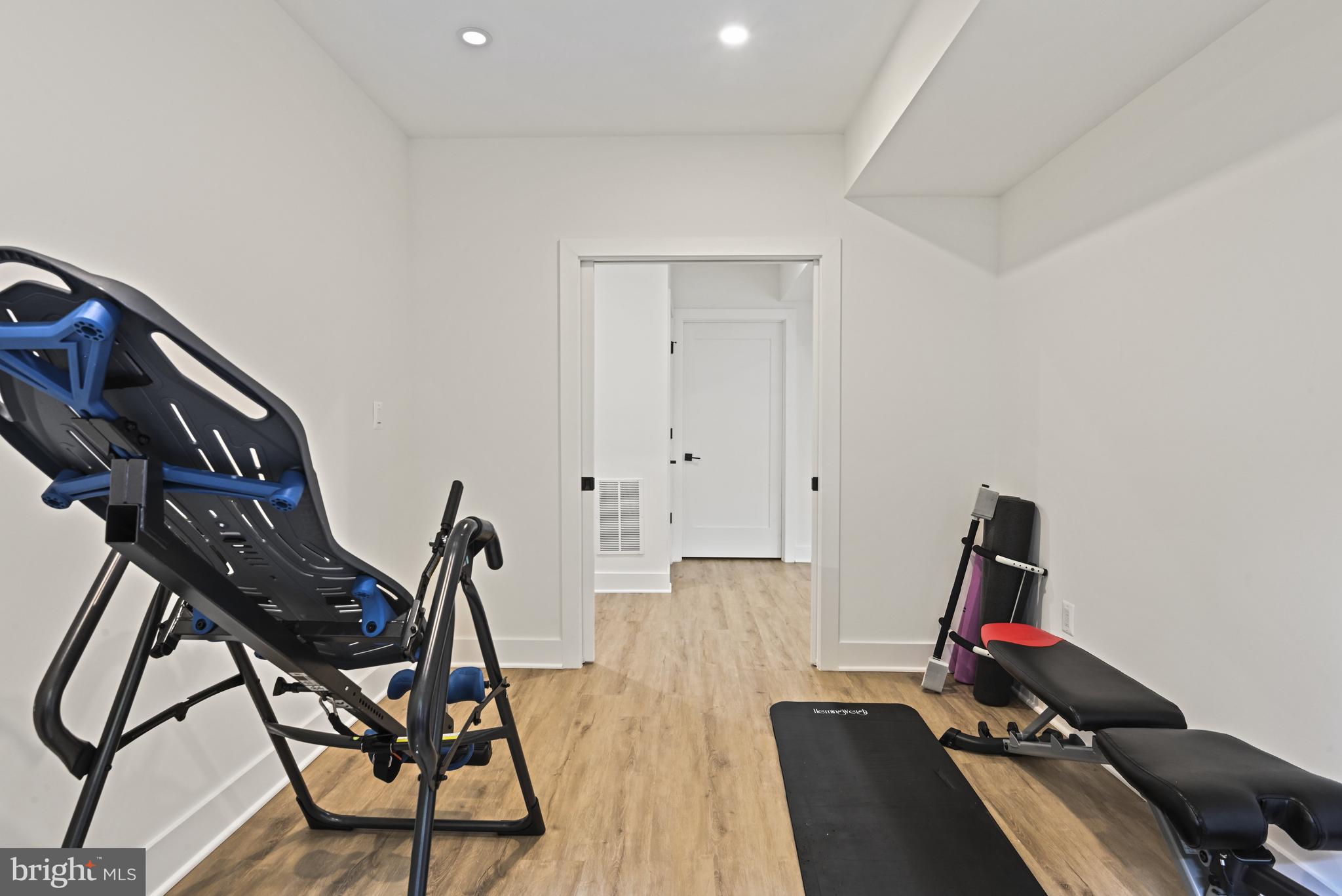 VIENNA WOODS - Residential