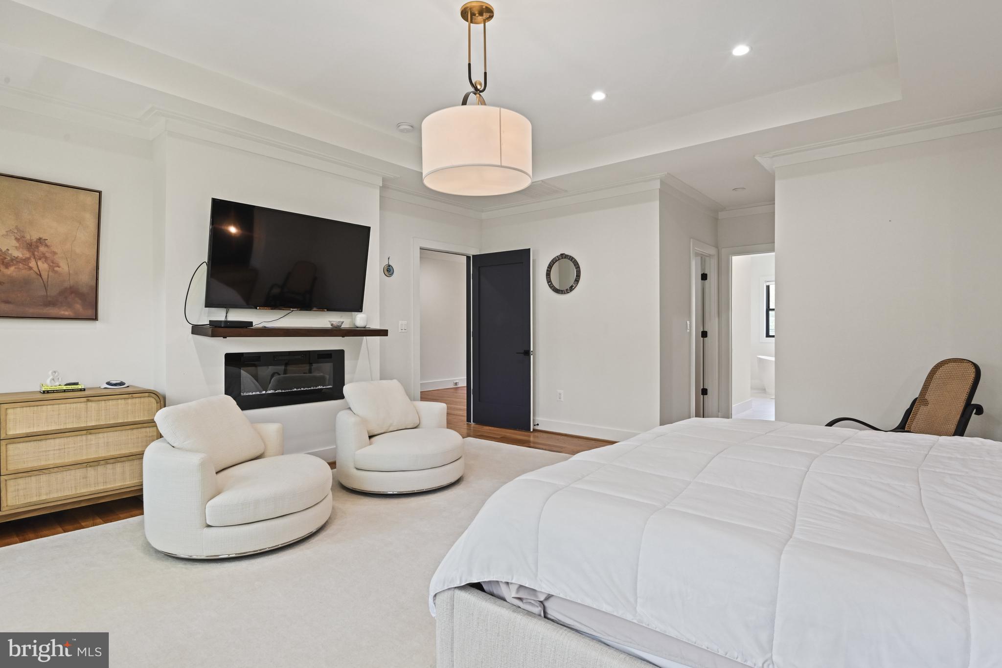 VIENNA WOODS - Residential