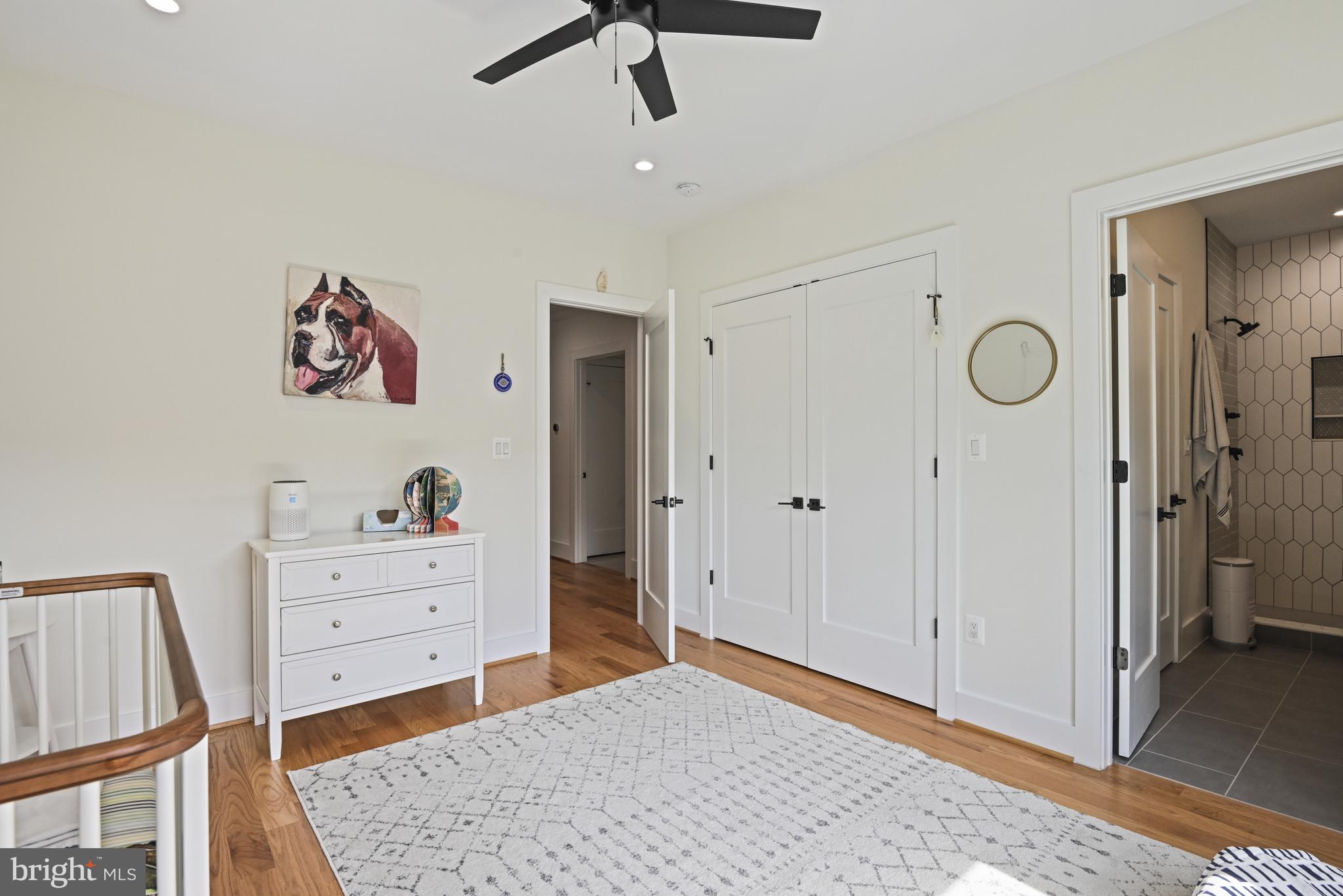 VIENNA WOODS - Residential