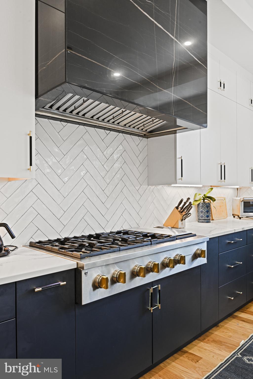 VIENNA WOODS - Residential